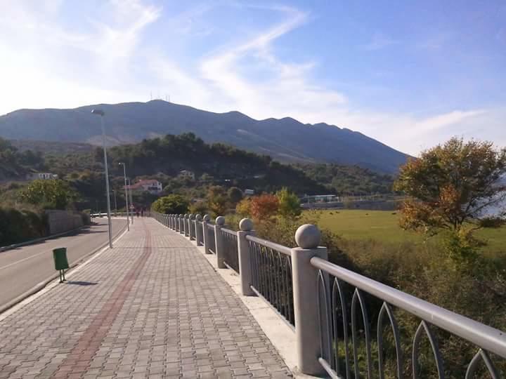 Hotel Restaurant Univers Shkodër Buitenkant foto