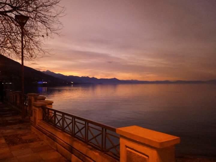 Hotel Restaurant Univers Shkodër Buitenkant foto